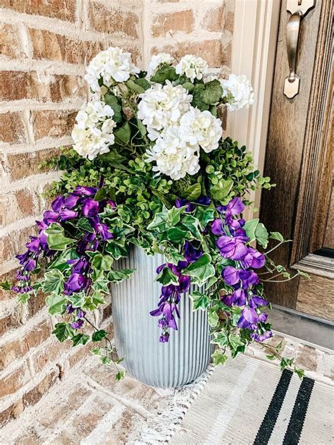 white flowers for outdoors.